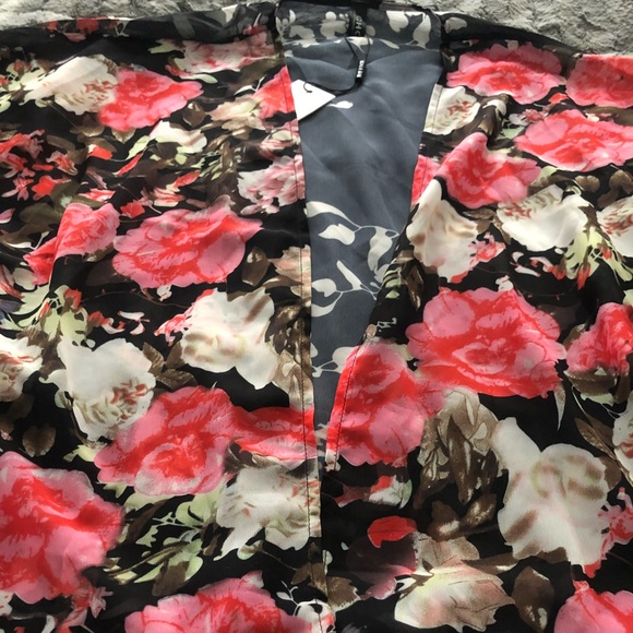 Floral shall/cardigan - Picture 4 of 4